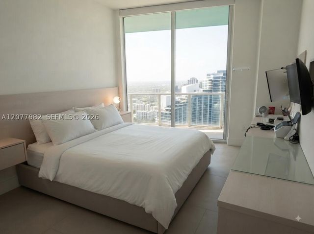 1900 N Bayshore Dr 5004, Miami, FL 33132