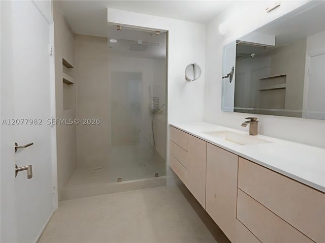 1900 N Bayshore Dr 5004, Miami, FL 33132
