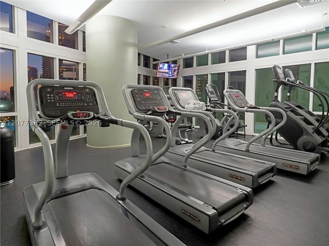 1900 N Bayshore Dr 5004, Miami, FL 33132