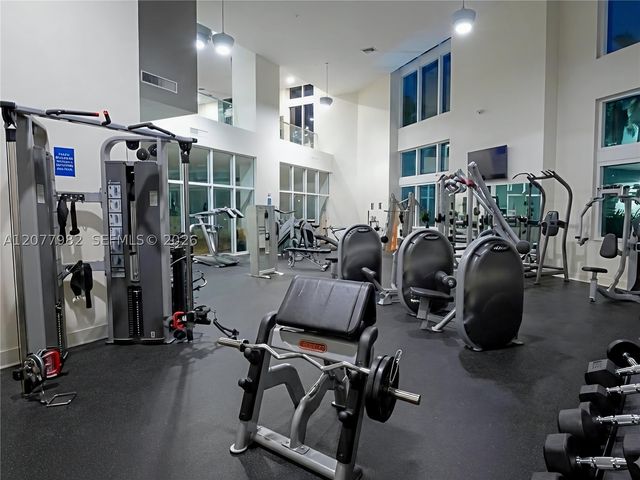 1900 N Bayshore Dr 5004, Miami, FL 33132