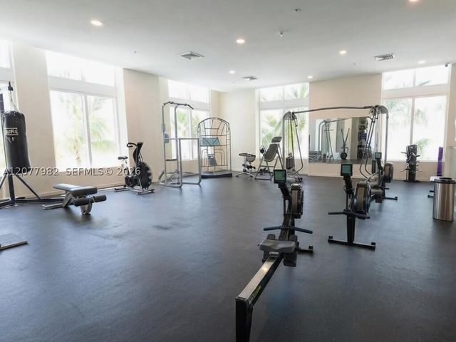 1900 N Bayshore Dr 5004, Miami, FL 33132