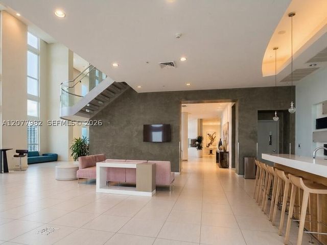 1900 N Bayshore Dr 5004, Miami, FL 33132
