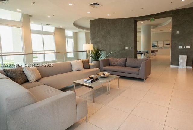 1900 N Bayshore Dr 5004, Miami, FL 33132