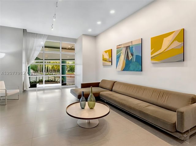 1900 N Bayshore Dr 5004, Miami, FL 33132