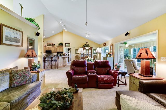 847 Scarletts Way, Young Harris, GA 30582