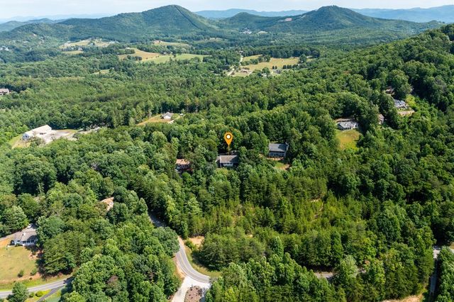 847 Scarletts Way, Young Harris, GA 30582