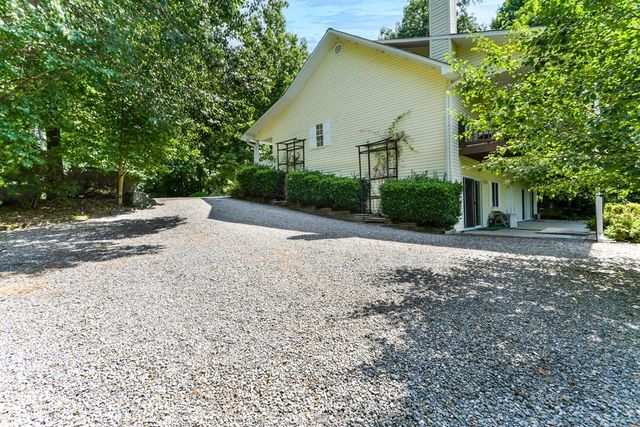 847 Scarletts Way, Young Harris, GA 30582