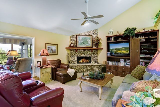 847 Scarletts Way, Young Harris, GA 30582