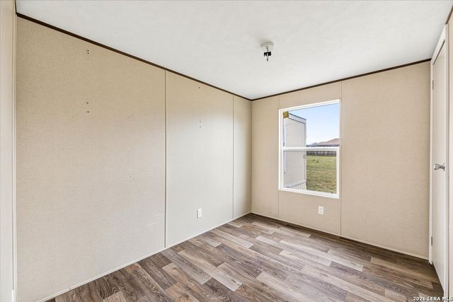 122 Amber Ln, Poteet, TX 78065