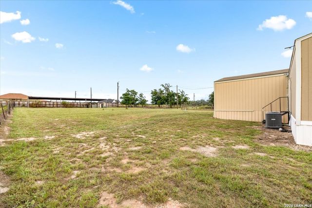 122 Amber Ln, Poteet, TX 78065