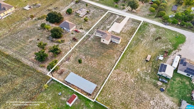 122 Amber Ln, Poteet, TX 78065