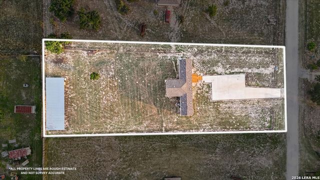 122 Amber Ln, Poteet, TX 78065