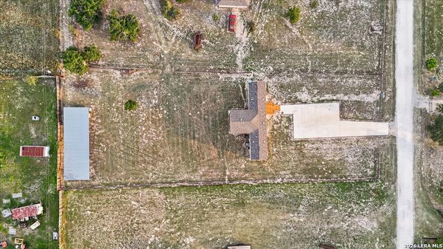 122 Amber Ln, Poteet, TX 78065