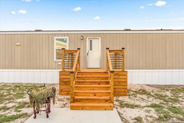122 Amber Ln, Poteet, TX 78065