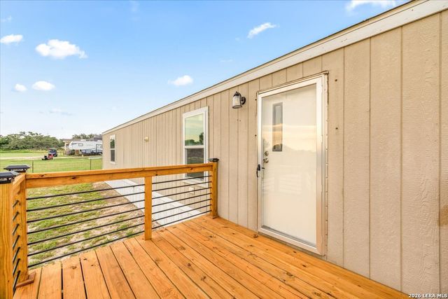 122 Amber Ln, Poteet, TX 78065