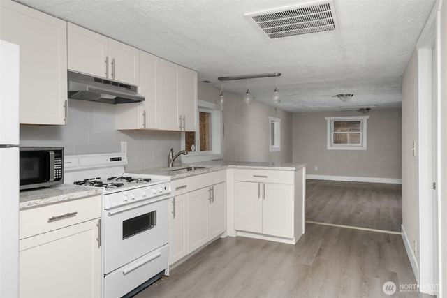 6323 Kitsap Way, Bremerton, WA 98312