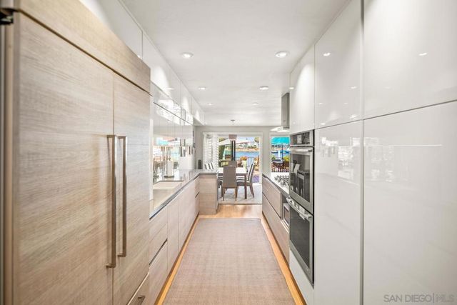 37 Antigua Ct, Coronado, CA 92118