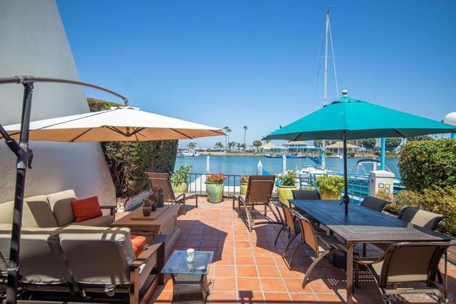 37 Antigua Ct, Coronado, CA 92118