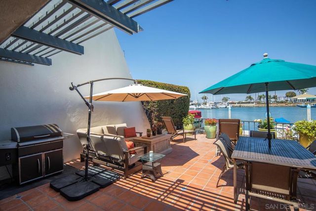 37 Antigua Ct, Coronado, CA 92118