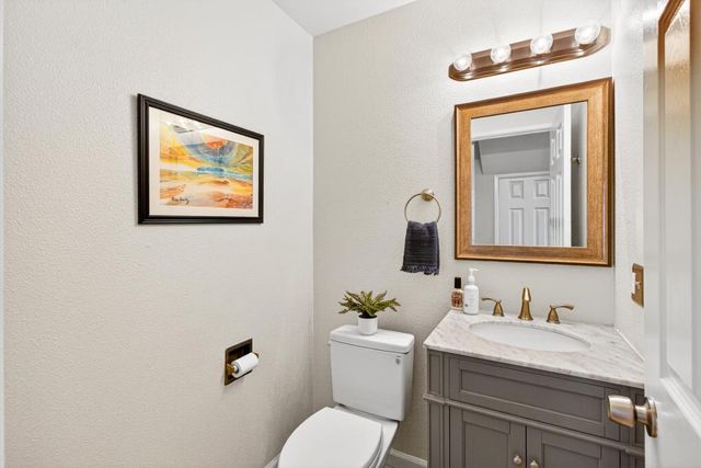 6996 Lincoln Creek Cir, Carmichael, CA 95608