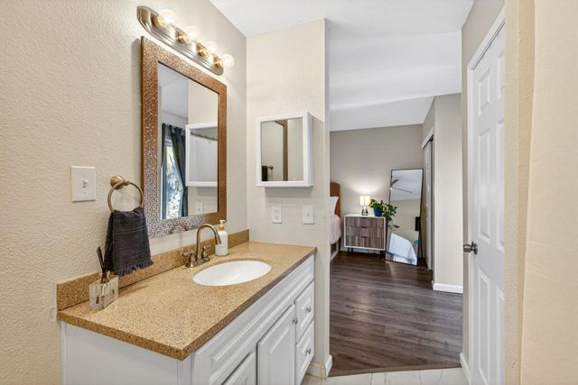 6996 Lincoln Creek Cir, Carmichael, CA 95608