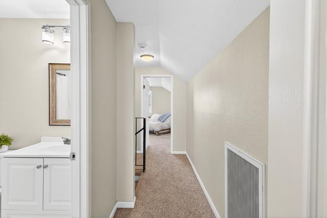 6996 Lincoln Creek Cir, Carmichael, CA 95608