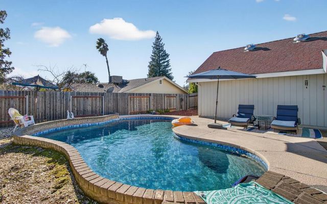 6996 Lincoln Creek Cir, Carmichael, CA 95608