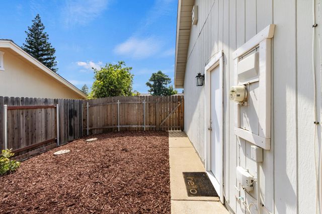 6996 Lincoln Creek Cir, Carmichael, CA 95608