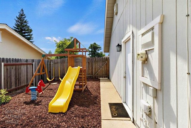 6996 Lincoln Creek Cir, Carmichael, CA 95608