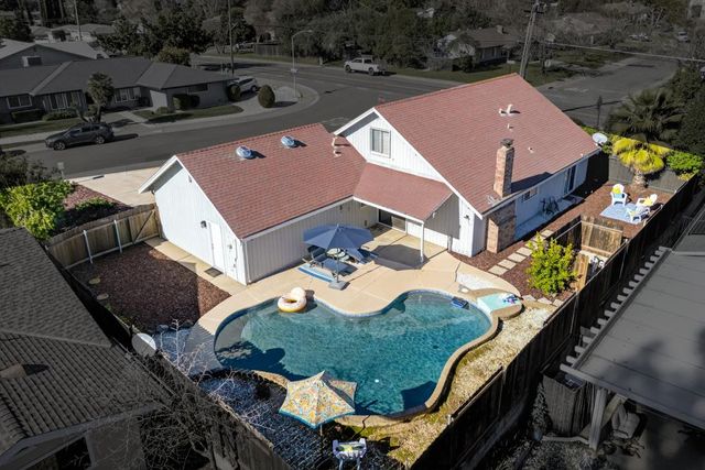 6996 Lincoln Creek Cir, Carmichael, CA 95608