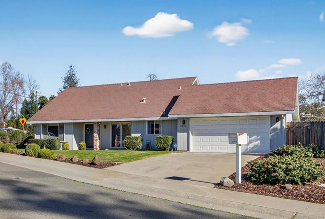 6996 Lincoln Creek Cir, Carmichael, CA 95608