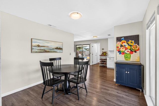 6996 Lincoln Creek Cir, Carmichael, CA 95608