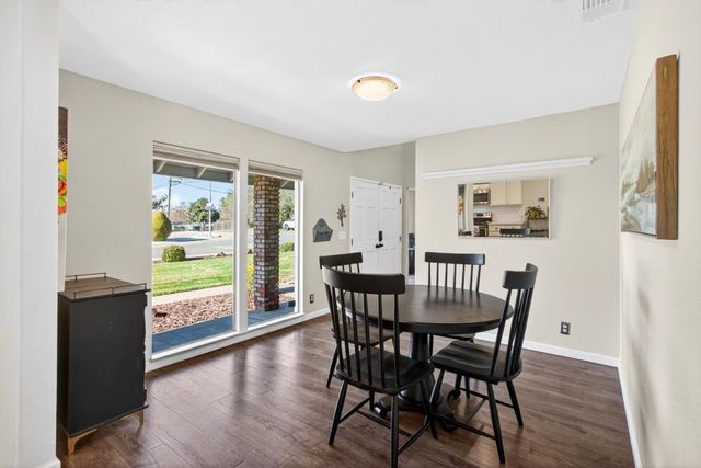 6996 Lincoln Creek Cir, Carmichael, CA 95608