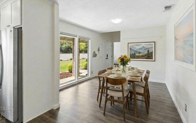 6996 Lincoln Creek Cir, Carmichael, CA 95608