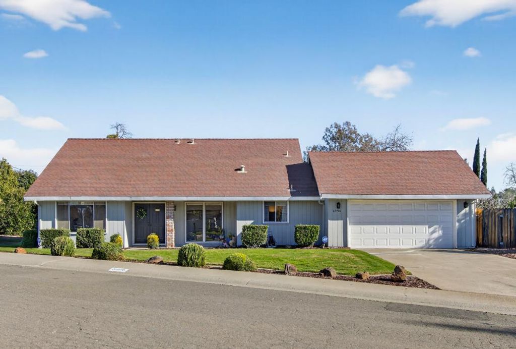 6996 Lincoln Creek Cir, Carmichael, CA 95608
