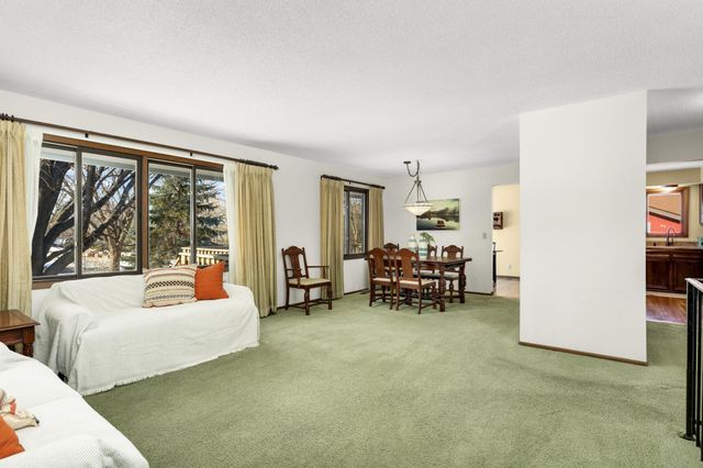 3108 Red Oak Circle N, Burnsville, MN 55337