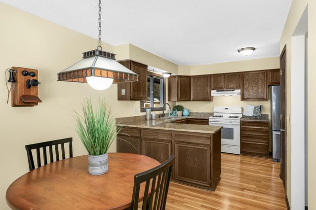 3108 Red Oak Circle N, Burnsville, MN 55337