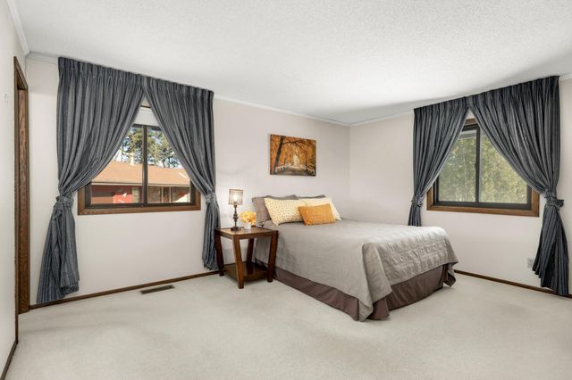 3108 Red Oak Circle N, Burnsville, MN 55337