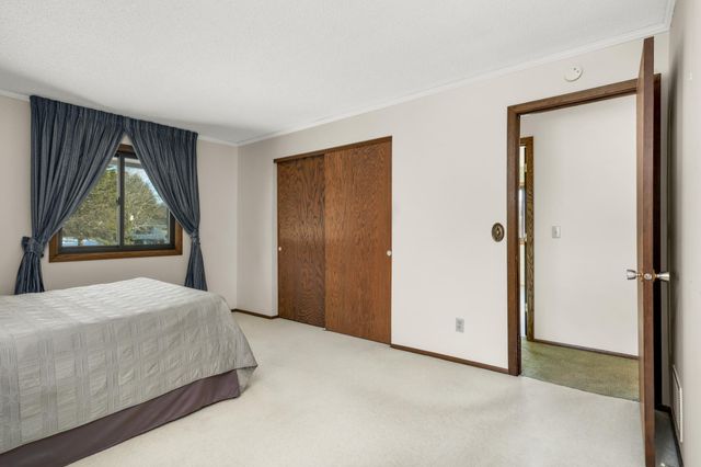 3108 Red Oak Circle N, Burnsville, MN 55337