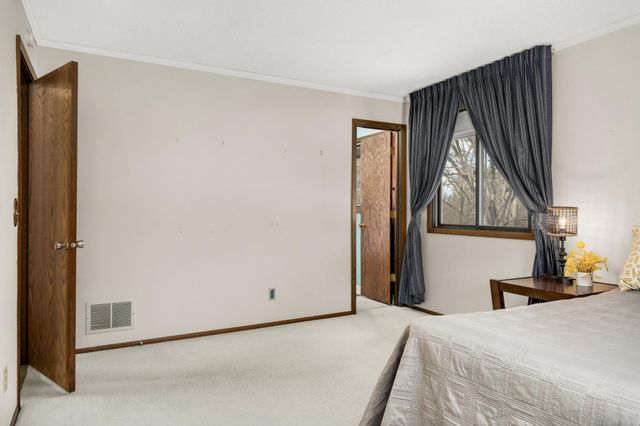 3108 Red Oak Circle N, Burnsville, MN 55337