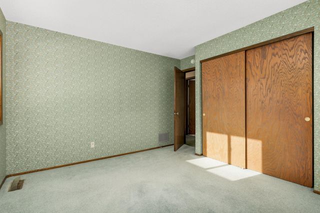 3108 Red Oak Circle N, Burnsville, MN 55337