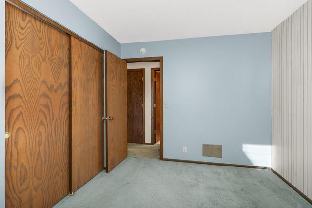 3108 Red Oak Circle N, Burnsville, MN 55337