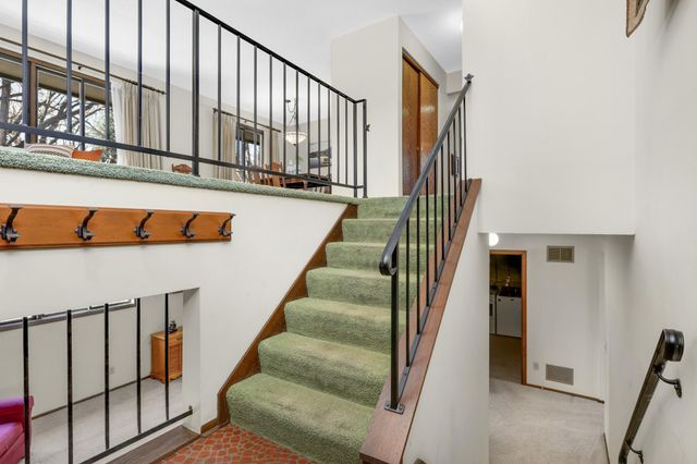 3108 Red Oak Circle N, Burnsville, MN 55337