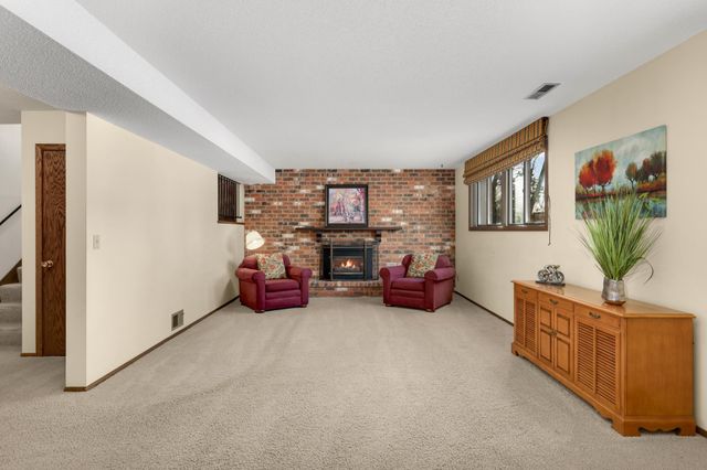 3108 Red Oak Circle N, Burnsville, MN 55337