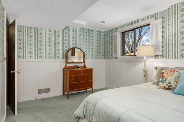 3108 Red Oak Circle N, Burnsville, MN 55337