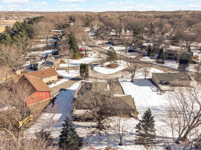 3108 Red Oak Circle N, Burnsville, MN 55337