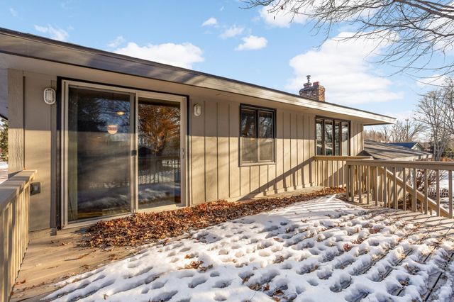 3108 Red Oak Circle N, Burnsville, MN 55337