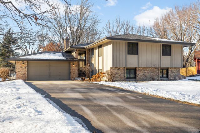 3108 Red Oak Circle N, Burnsville, MN 55337