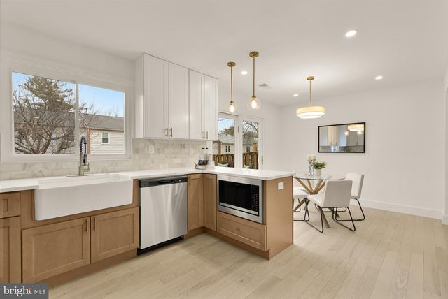 9532 BURDETT RD, Burke, VA 22015