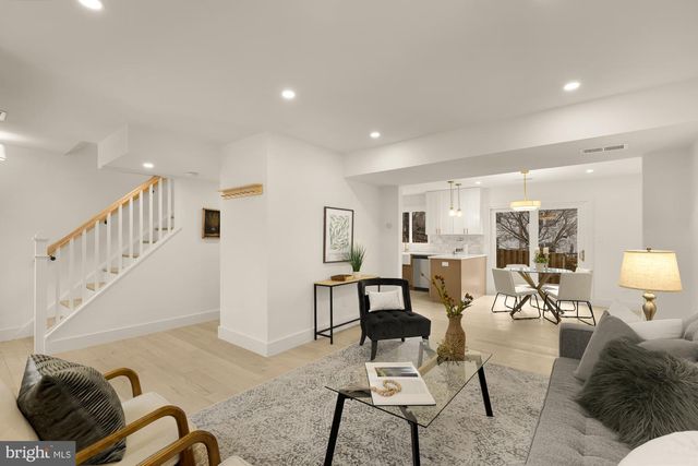 9532 BURDETT RD, Burke, VA 22015